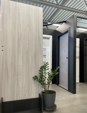 Tele beltéri ajtó ezüst tölgy színben